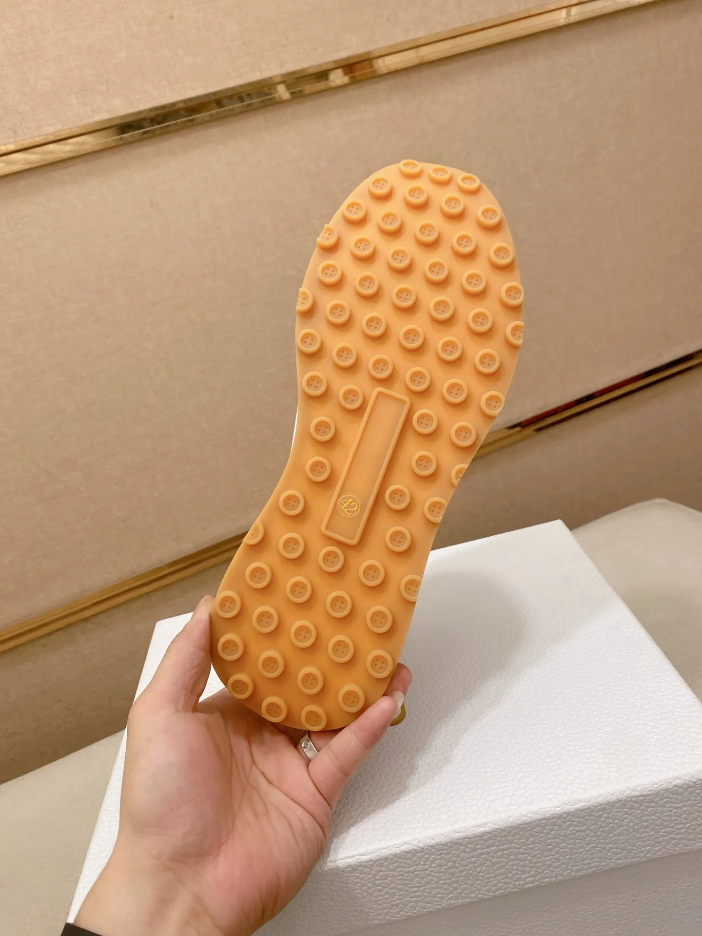 Factory price: 420💰[Dior·Dior] New casual sports style men's shoes, new spring and summer design, perfect workmanship, lace-up lazy style to create wardrobe quality, upper: imported cowhide, sheepskin lining is soft and comfortable, ultra-light TPU wear-resistant outsole, simple, versatile fashion men's shoes, excellent color code number 38--44. (Can be customized for 45 non-refundable)